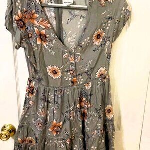 Skylar + Madison Dress - Size Medium - Too Cute -